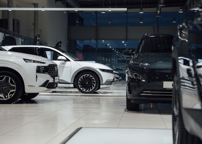 Display cars in the Autohalle showroom 